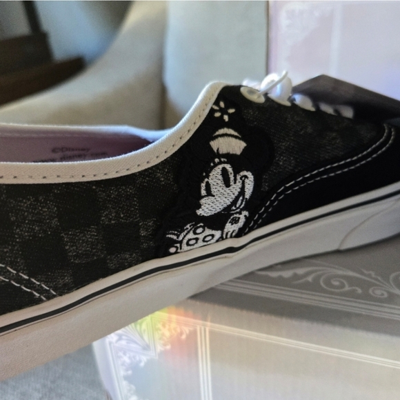 Vans Disney 100th Anniversary Authentic Men 11.5 OG Family Mickey Donald 042025 - Picture 6 of 12